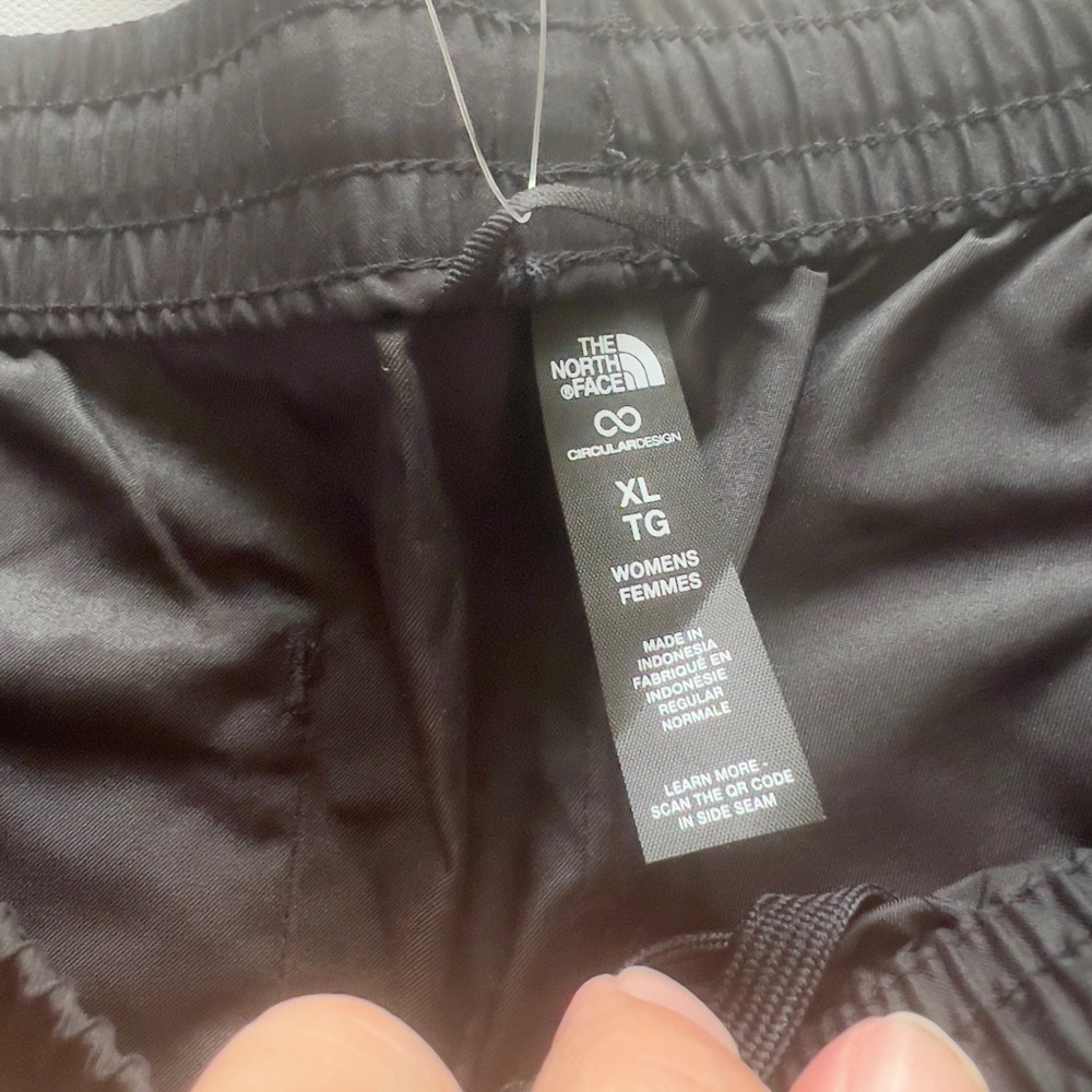 The North Face Athletics Shorts Women’s XL Black Flash Dry Running Hiking (E2) - Picture 5 of 7